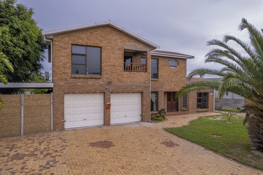 4 Bedroom Property for Sale in Rouxville Western Cape